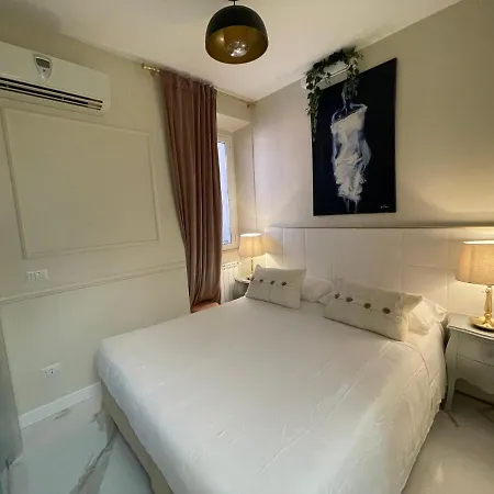 Spanish Steps Glamour & Sauna Luxury Apartment **** Rome Exterior photo