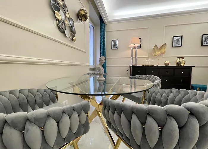 Spanish Steps Glamour & Sauna Luxury Apartment ****